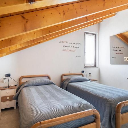 Apartamento Le Rose Venegono Superiore Exterior foto